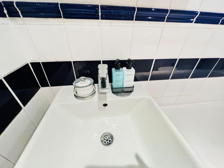 Cosy Cottage In Central Reading Free Parking & Fast Wifi Екстер'єр фото